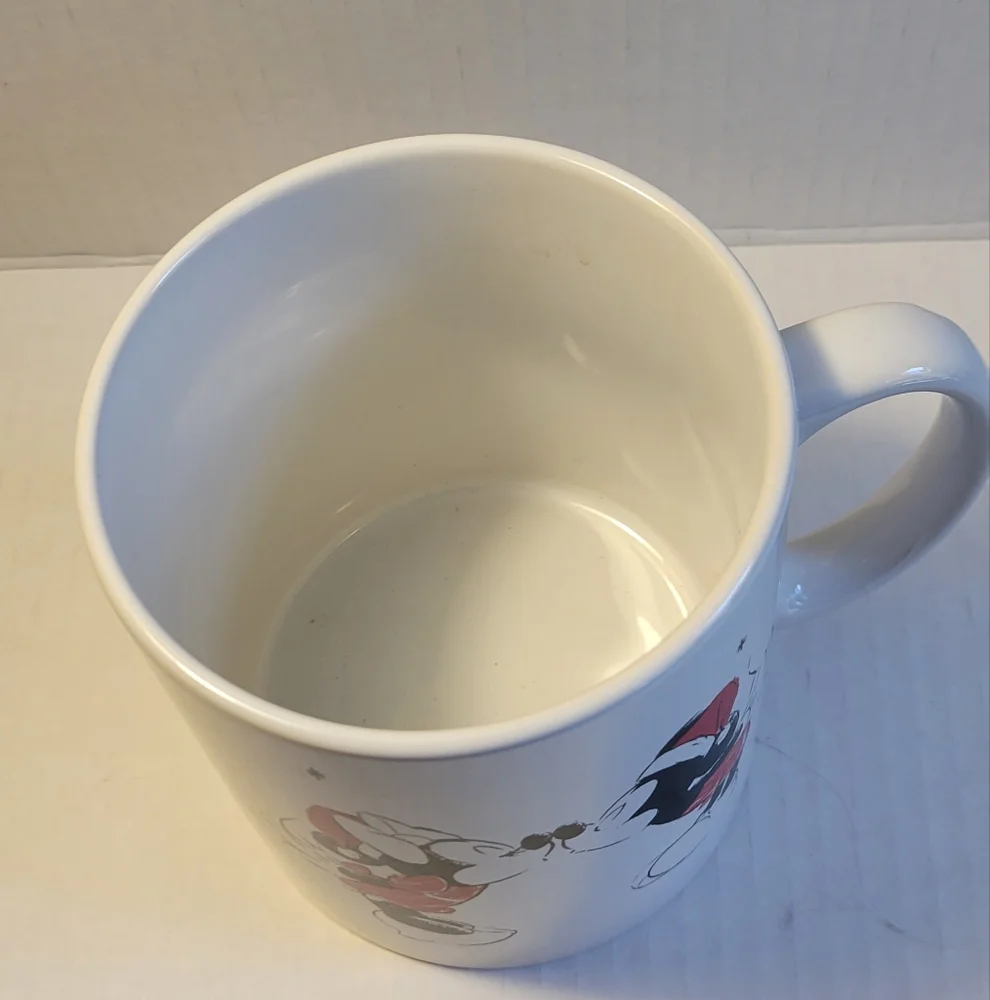 NWOT Disney Mickey And Minnie Holiday Kisses 20 Oz. Mug